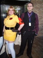 Liz as Sera Victoria, Jack Murphy as Dark Walter - both from Hellsing.  Taken at Amecon 2008